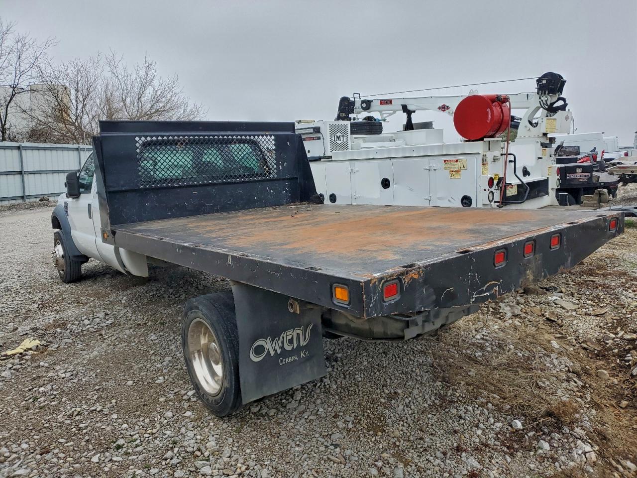 Ford F-550 Super Duty Image 11