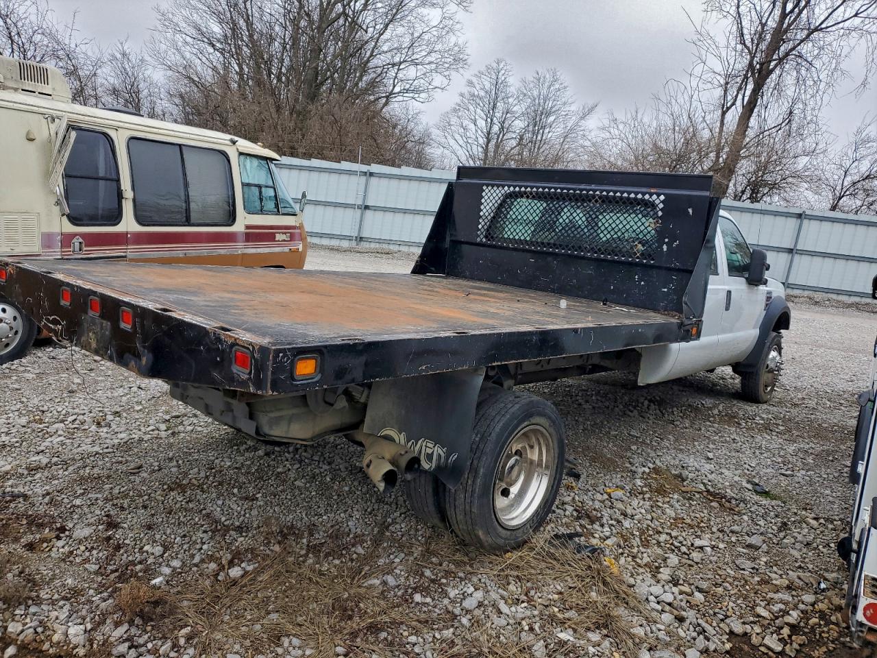 Ford F-550 Super Duty Image 2