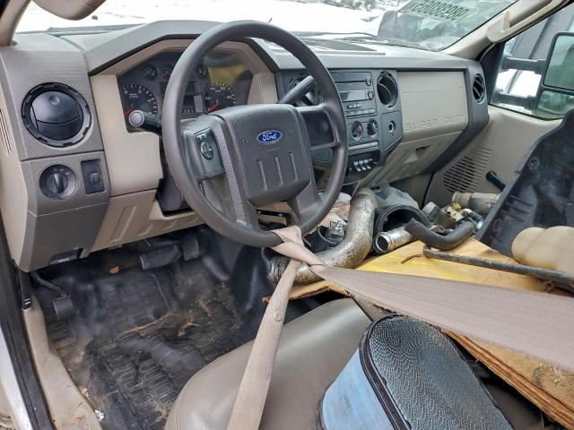 Ford F-550 Super Duty Image 4