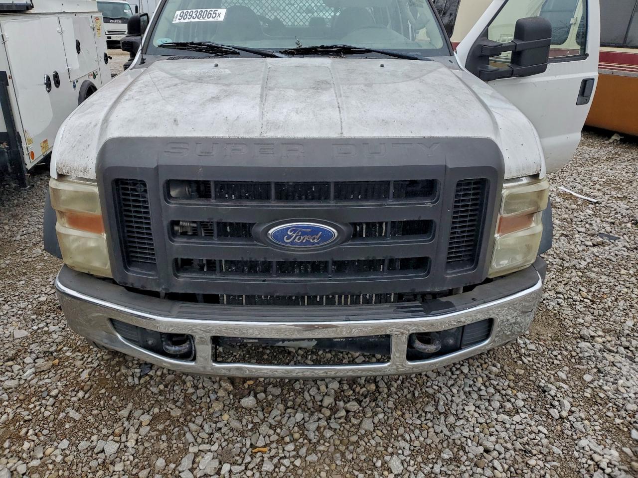 Ford F-550 Super Duty Image 8