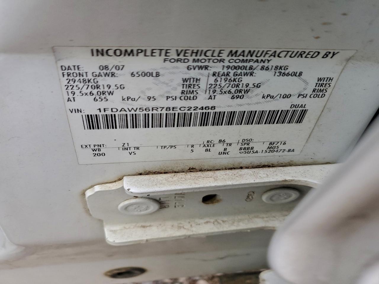 Ford F-550 Super Duty Image 9