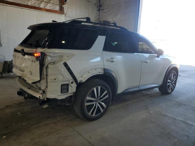 Nissan Pathfinder Platinum Image 4