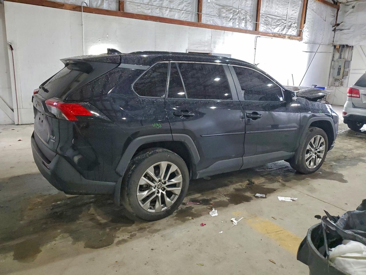 Toyota RAV4 Xle Premium Image 7