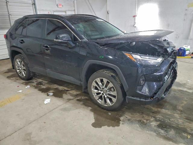 Toyota RAV4 Xle Premium Image 8