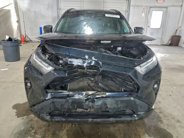 Toyota RAV4 Xle Premium Image 4