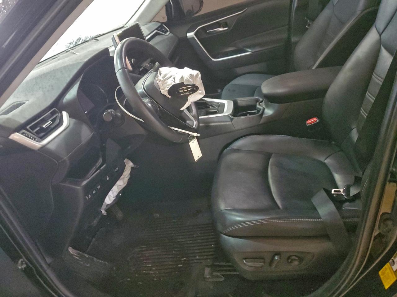 Toyota RAV4 Xle Premium Image 2