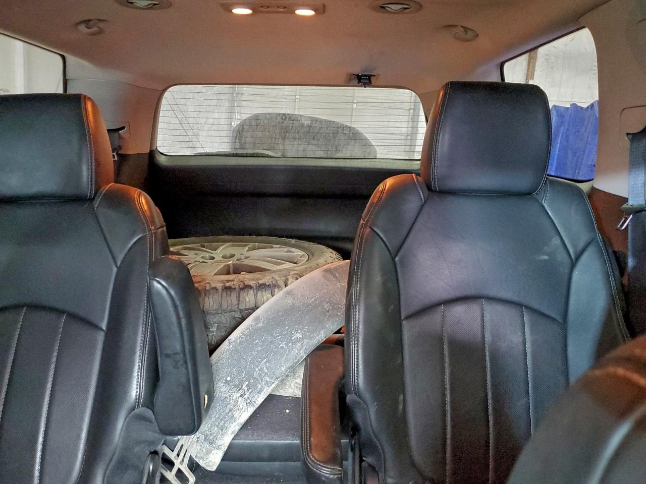 GMC Acadia Denali Image 2