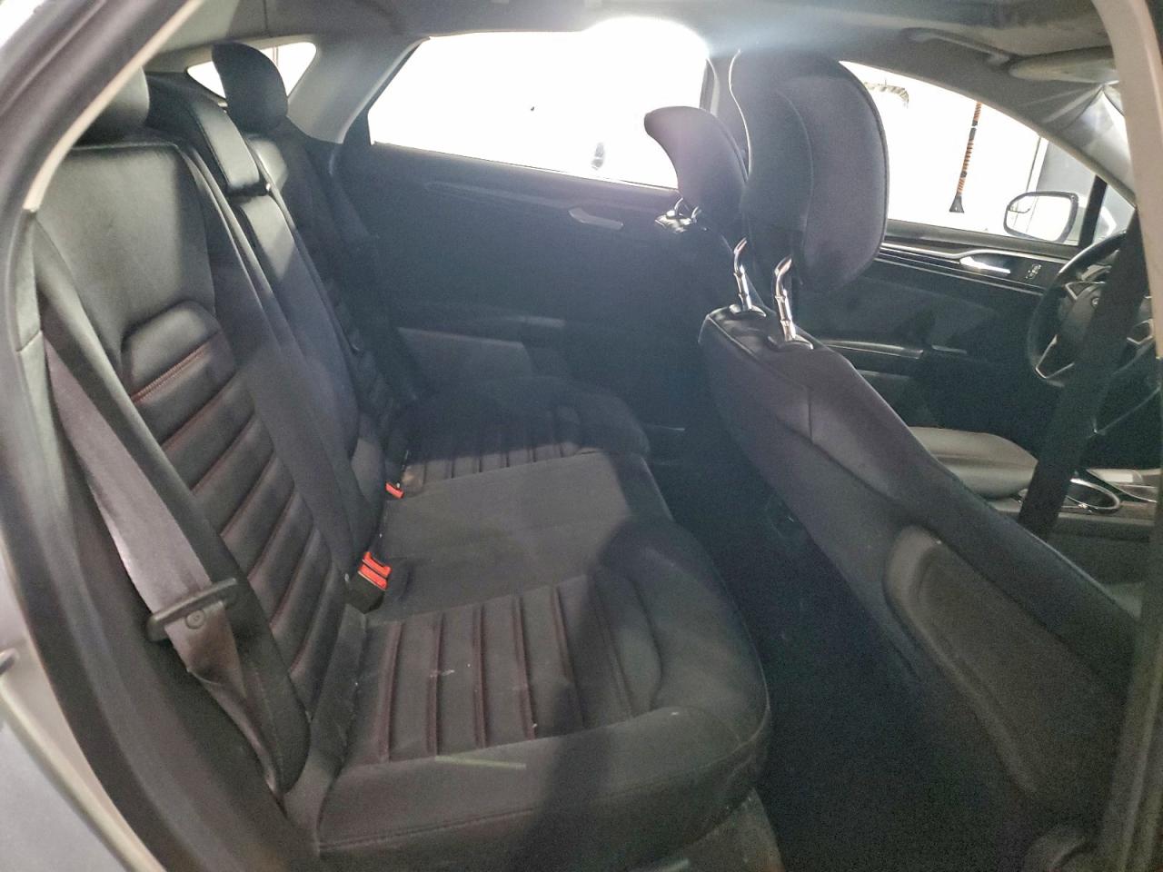 Ford Fusion Se Image 5