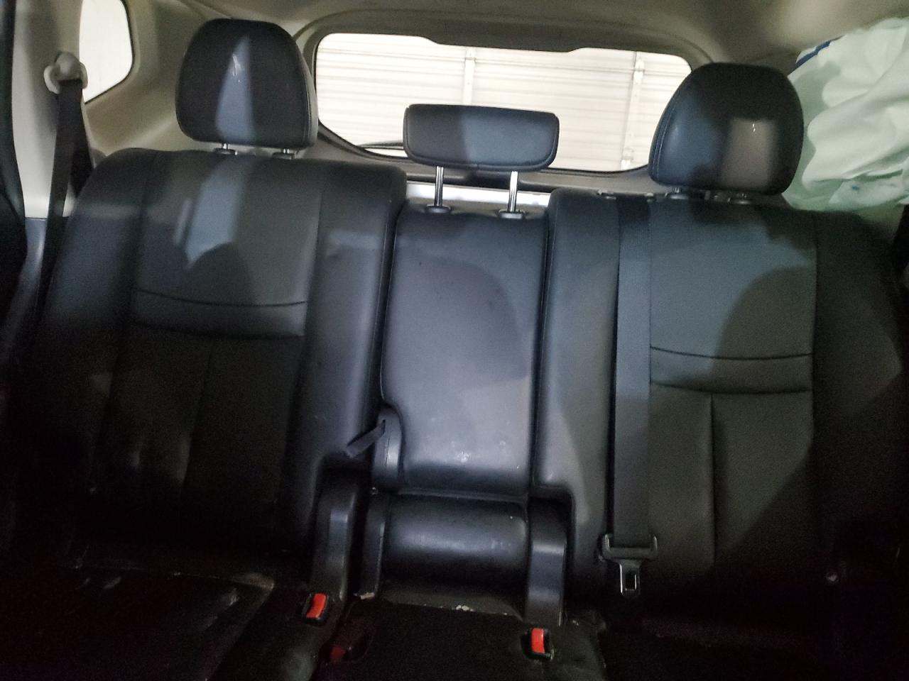 Nissan Rogue S Image 8