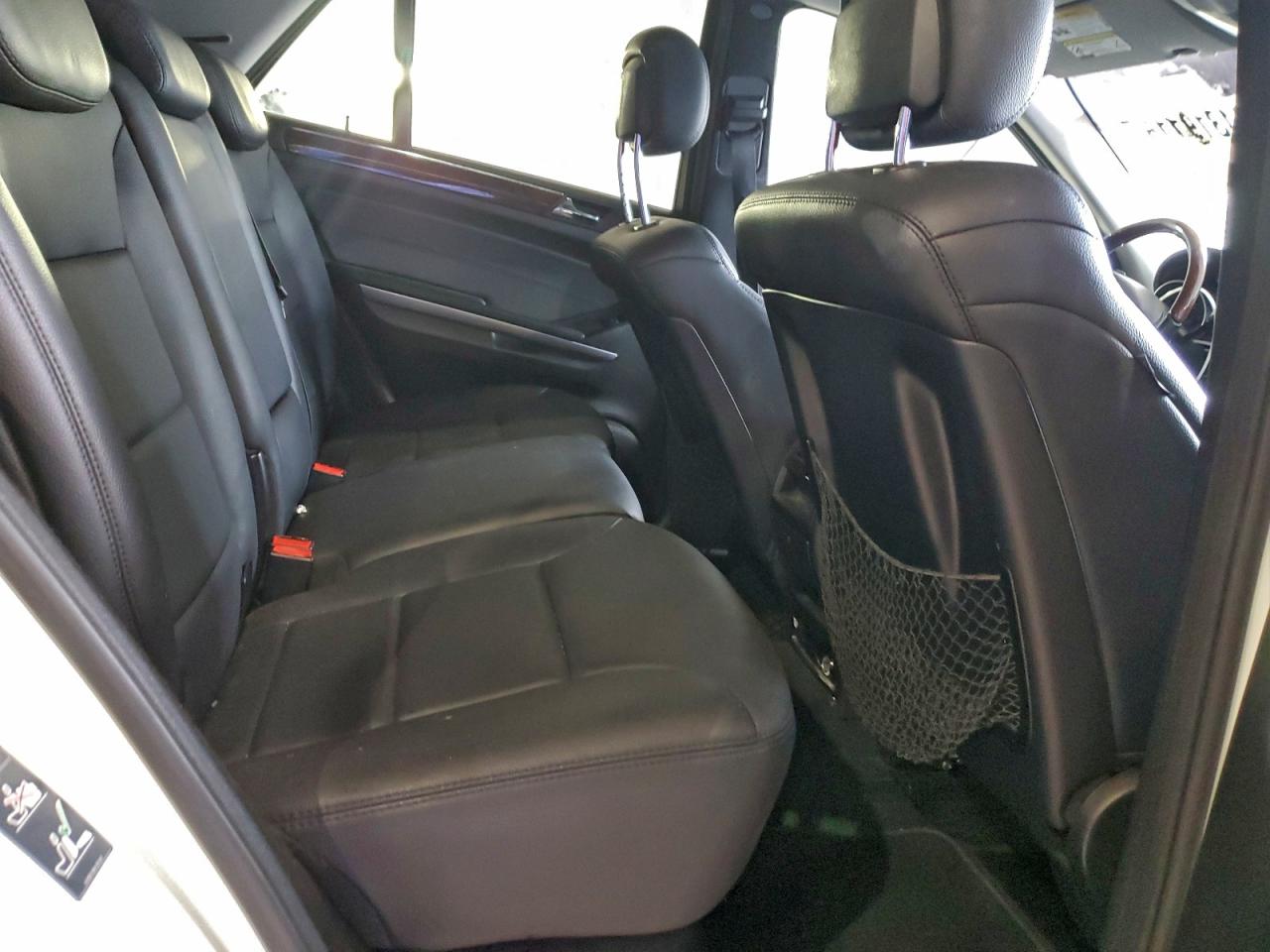 Mercedes-Benz M-Class 350 Bluetec Image 8