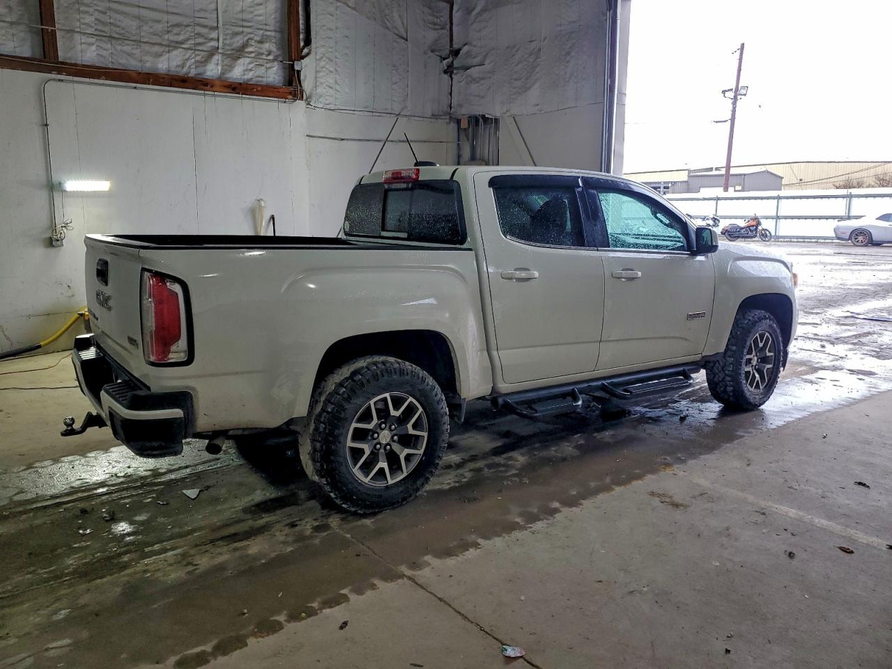 GMC Canyon All Terrain Image 2