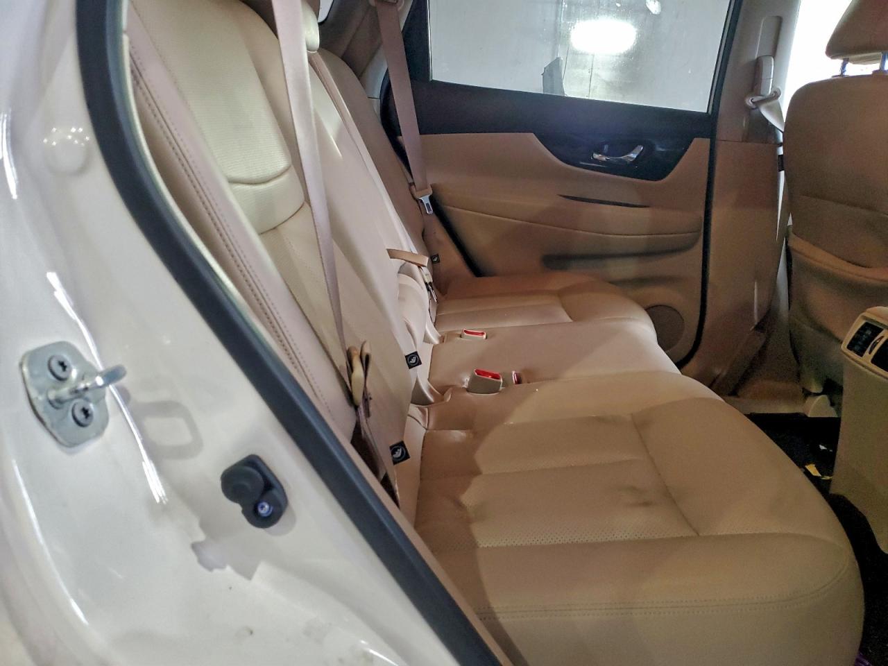 Nissan Rogue S Image 7