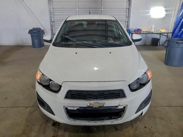 Chevrolet Sonic Lt Image 6