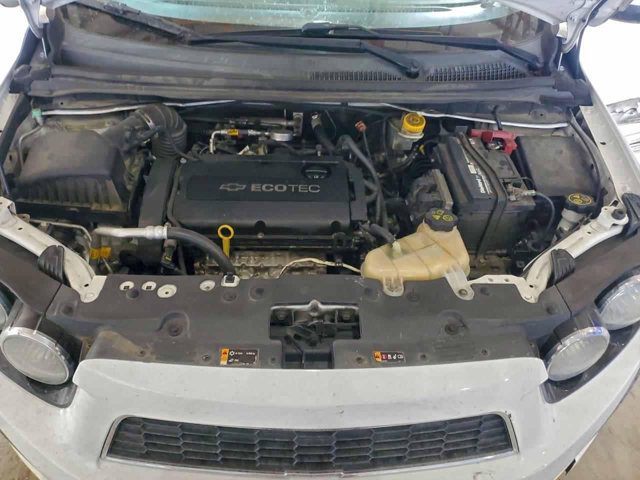 Chevrolet Sonic Lt Image 4