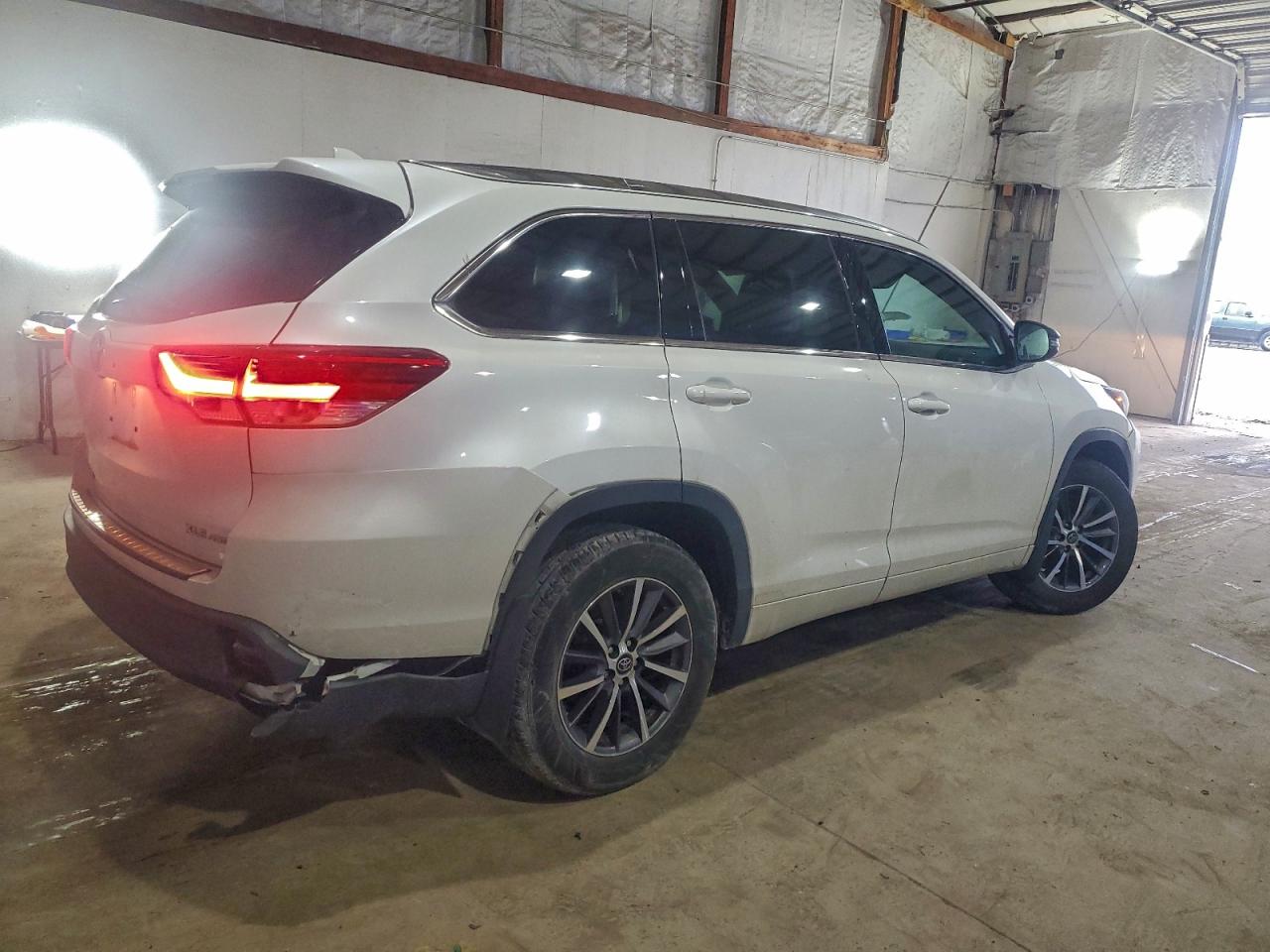 Toyota Highlander Se Image 2