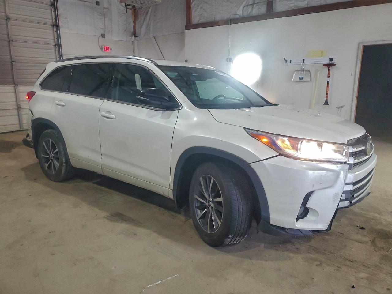 Toyota Highlander Se Image 4