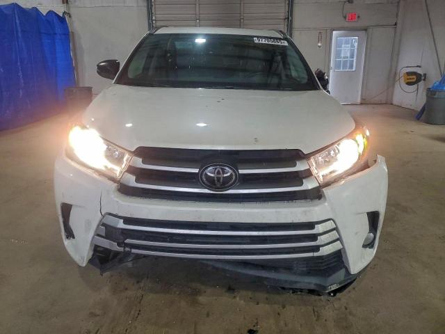 Toyota Highlander Se Image 8
