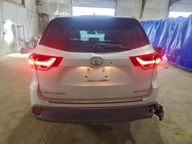 Toyota Highlander Se Image 7