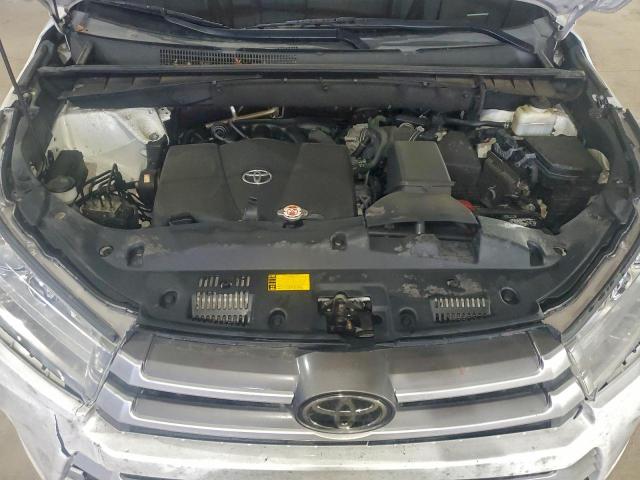 Toyota Highlander Se Image 13