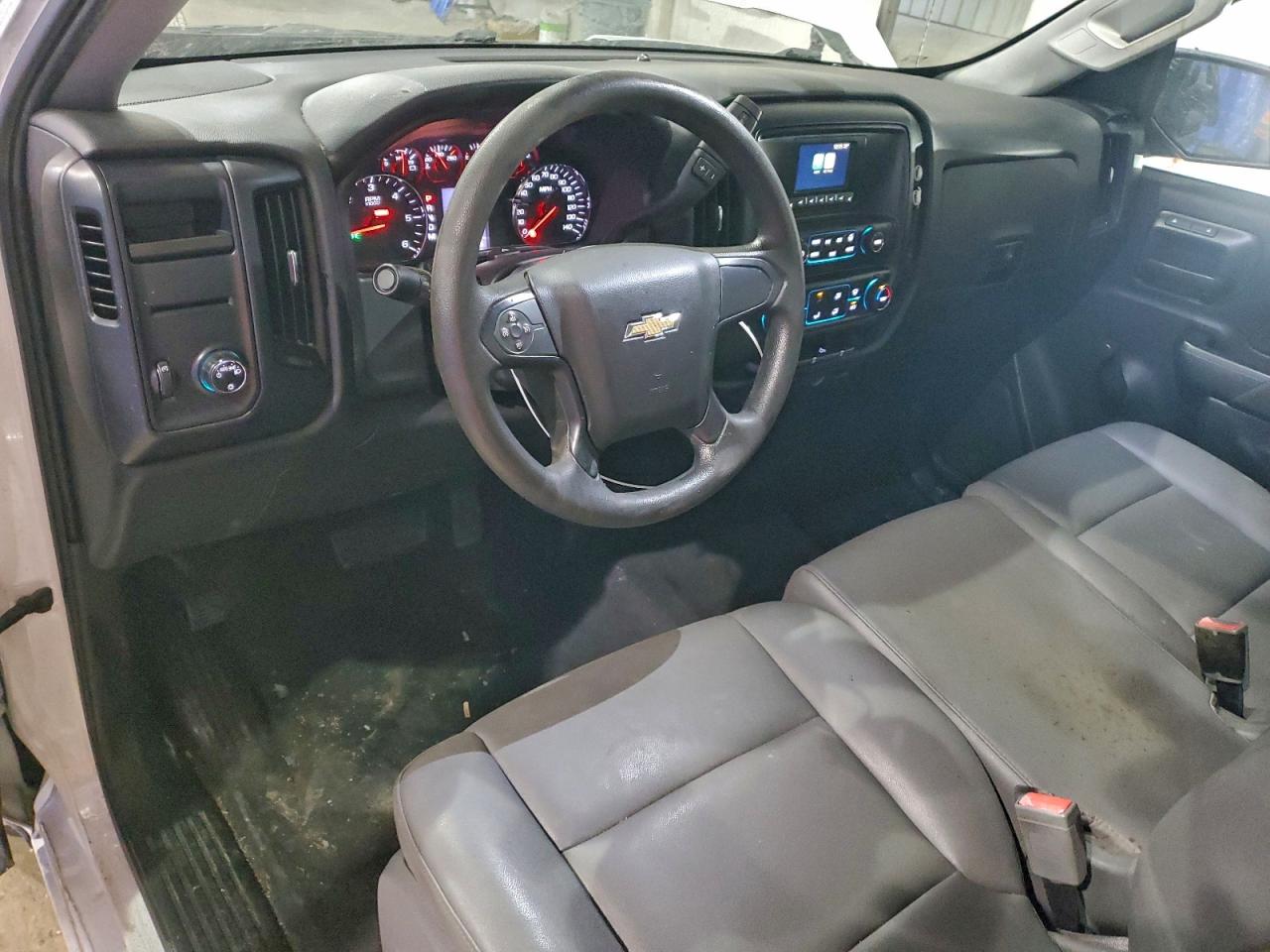 Chevrolet Silverado C1500 Image 12