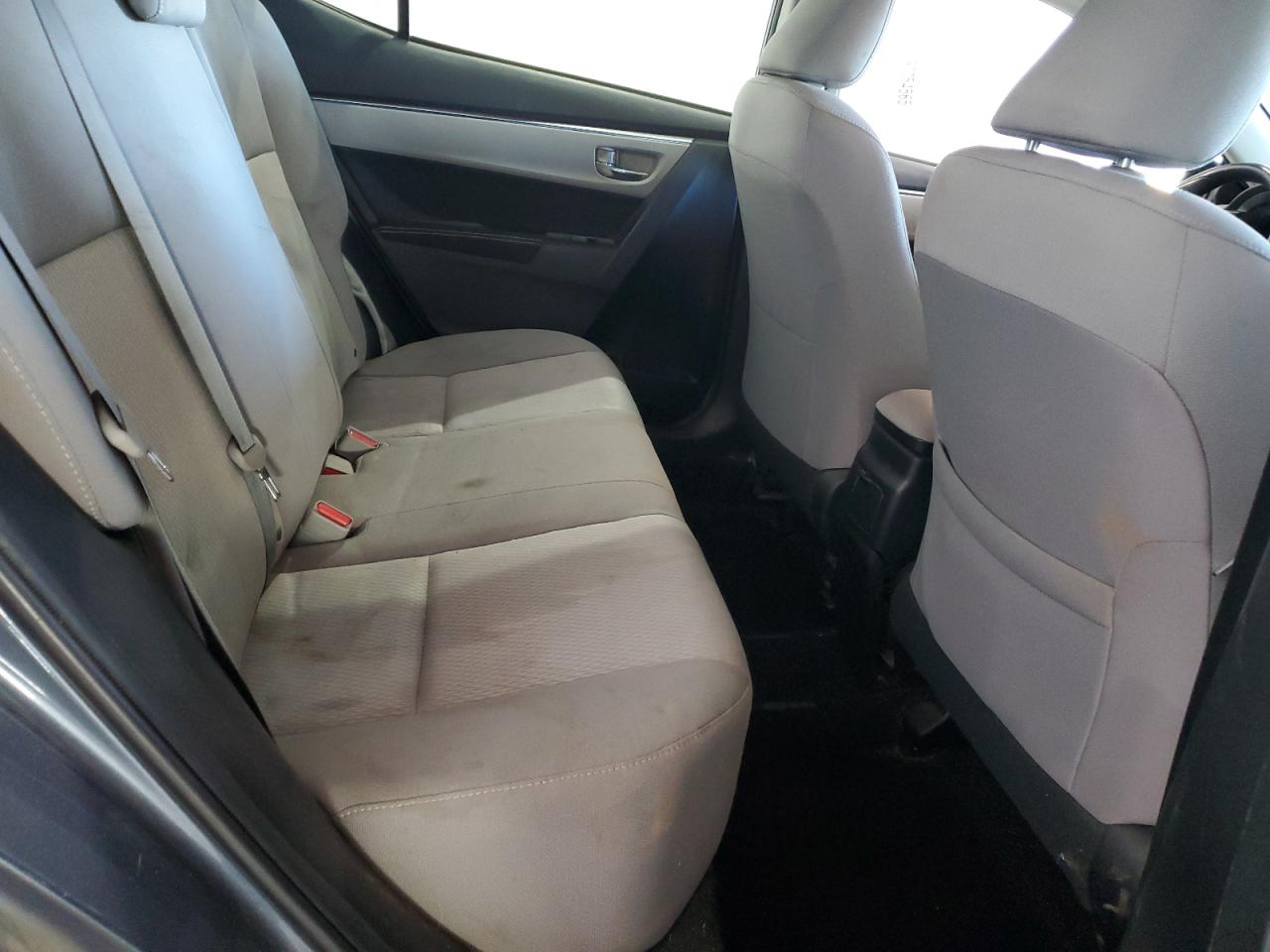 Toyota Corolla L Image 4