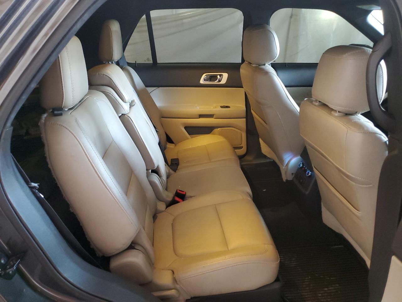 Ford Explorer Limited Image 7