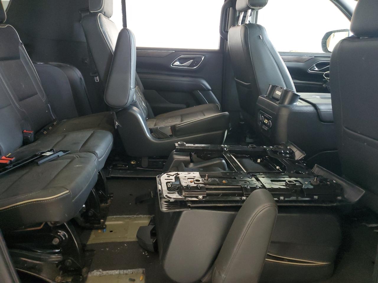 Chevrolet Suburban K1500 Premier Image 2