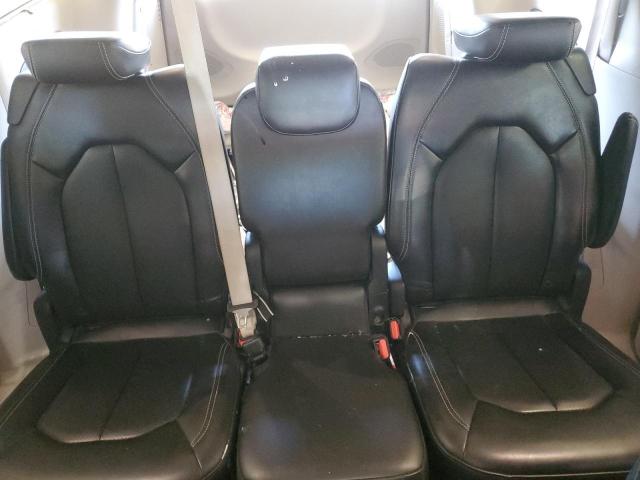 Chrysler Pacifica Touring L Image 9