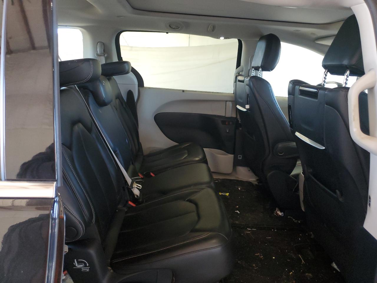 Chrysler Pacifica Touring L Image 11