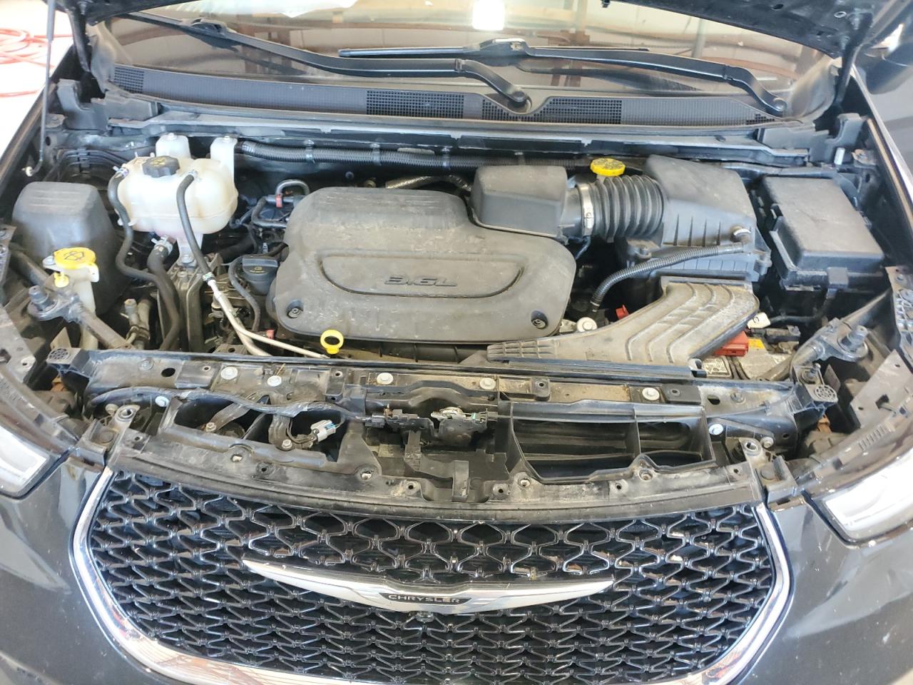 Chrysler Pacifica Touring L Image 6