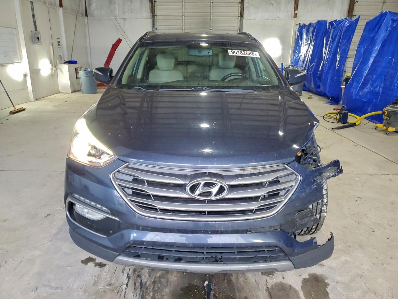 Hyundai SANTA FE Image 4