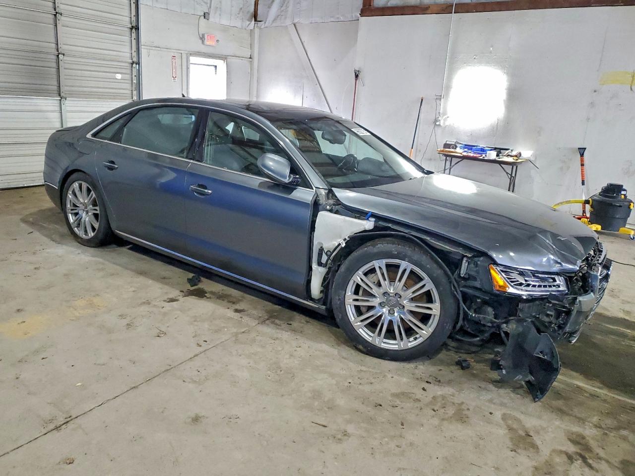 Audi A8 L Quattro Image 7