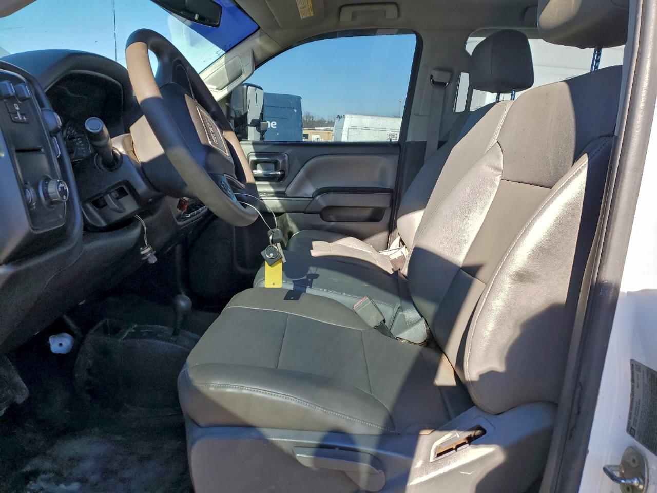 GMC Sierra K3500 Image 4